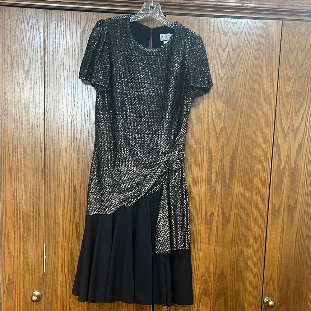 Elegant Black and Gold Sequin Midi Dress